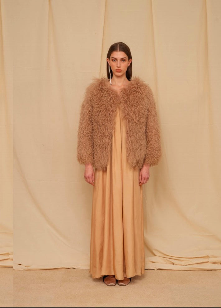 Khaki mid-length fur