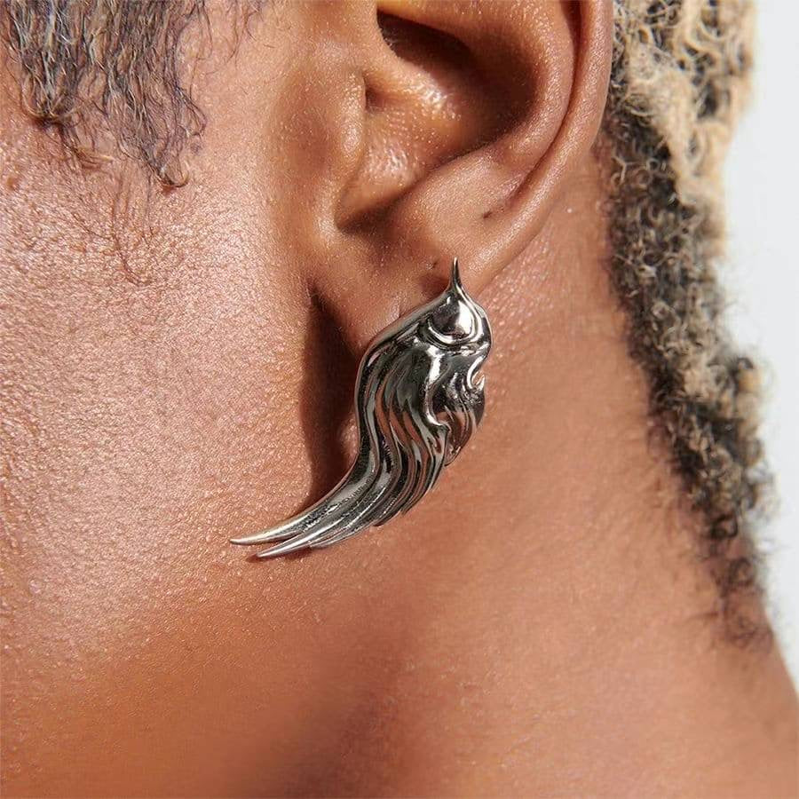 HARPY EARRiNGS