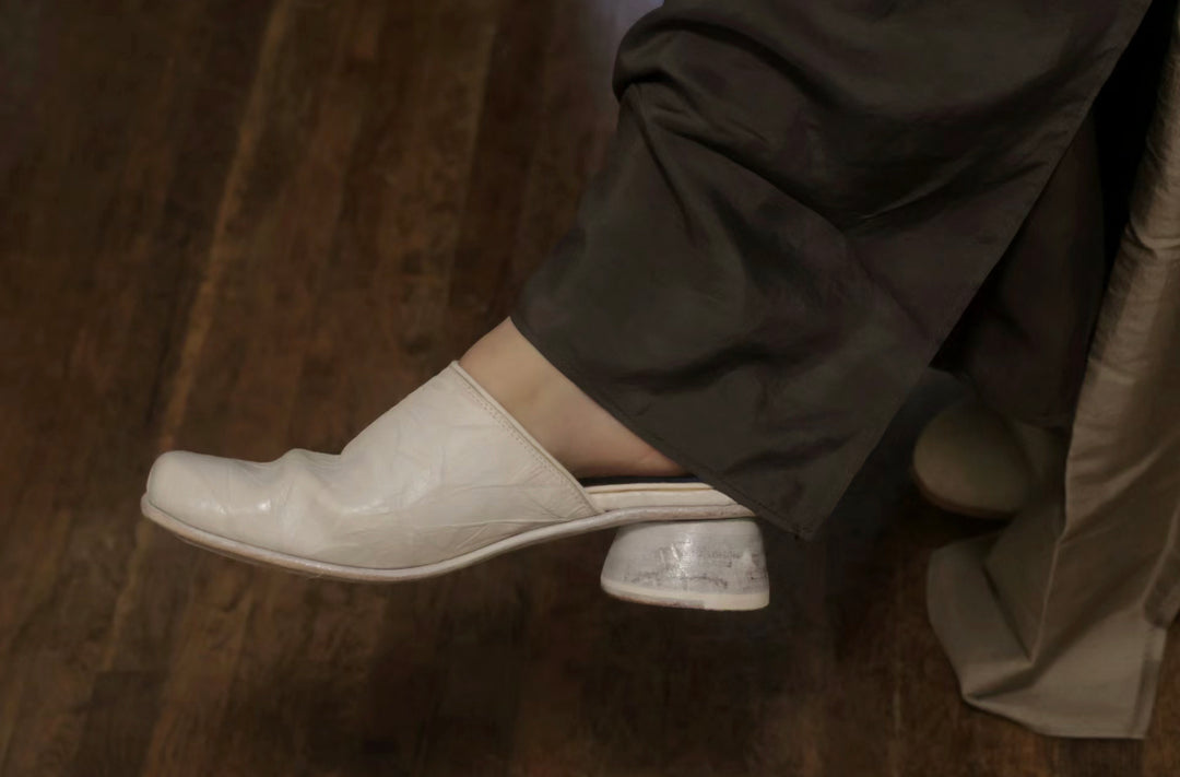 White Hand Gripped Leather Slippers