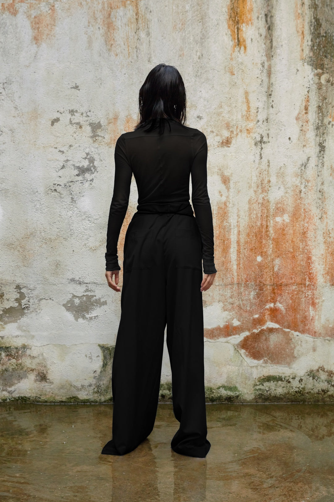 Pleated Relaxed Straight-Leg Pants