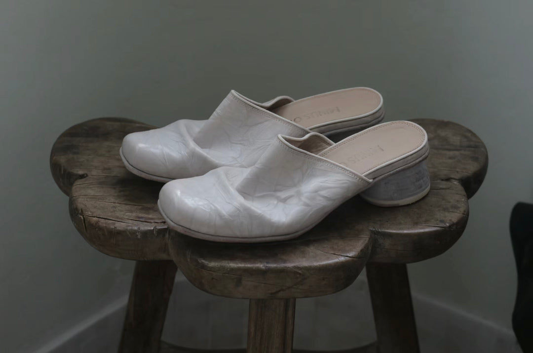 White Hand Gripped Leather Slippers