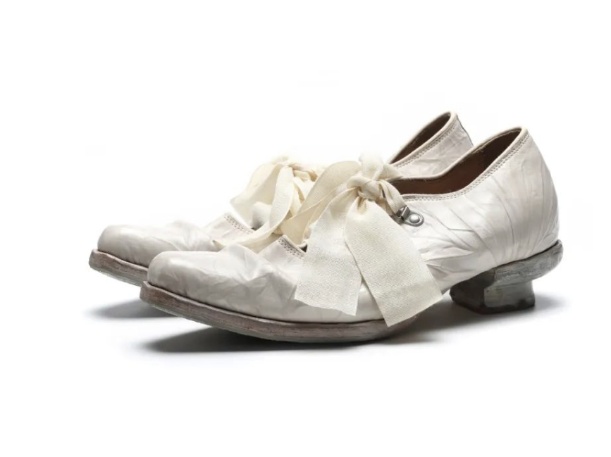 White Tyre Cow Hand Gripped Leather Shoes