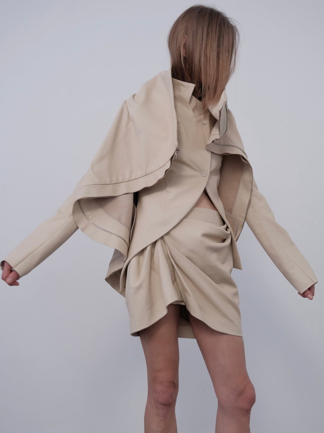 Sheepskin irregular pleated leather skirt