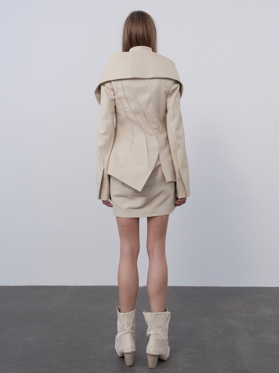 Sheepskin irregular pleated leather skirt