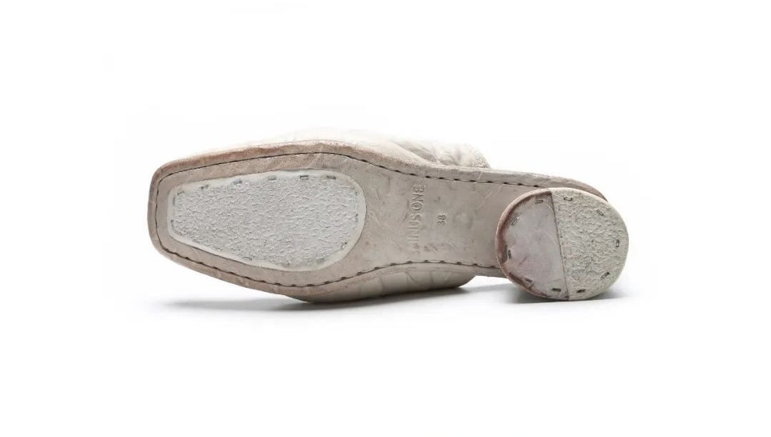 White Hand Gripped Leather Slippers