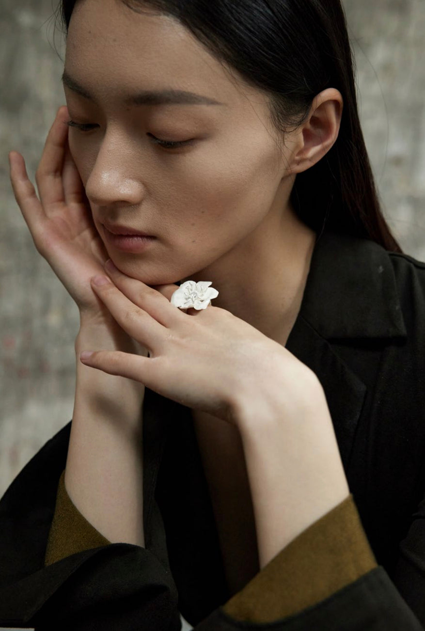 Shadow Weave Flower Ring