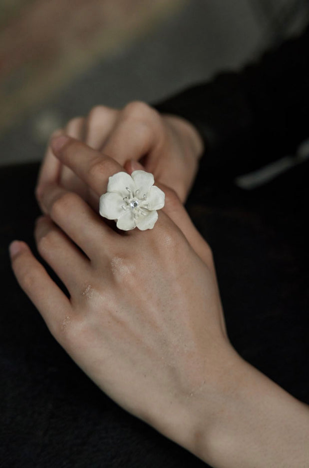 Shadow Weave Flower Ring